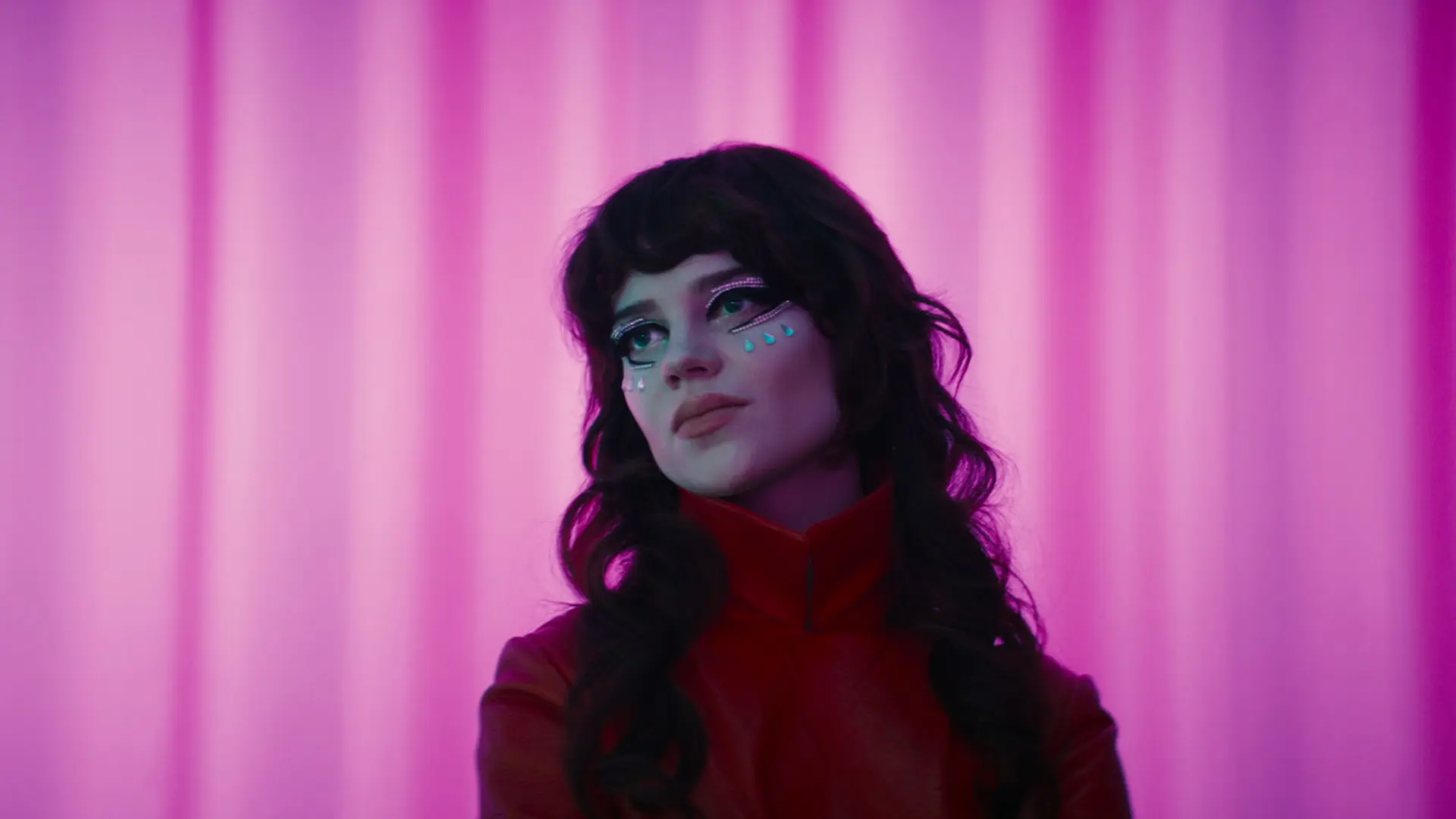 Sophie Thatcher as Elle in Her Private Hell